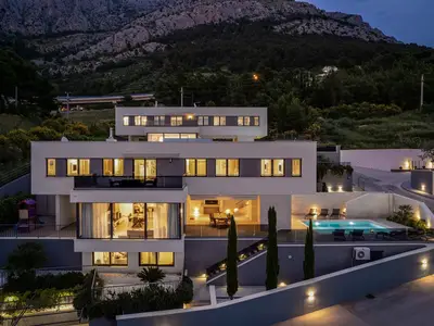 Villa Petra - only 50 m from beach , heated pool 5m x 6m
