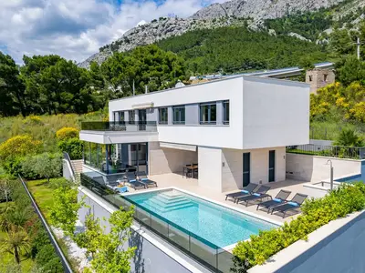 Villa Ivan with 5 bedrooms, gym, sauna, only 80 m from beach and restaurant
