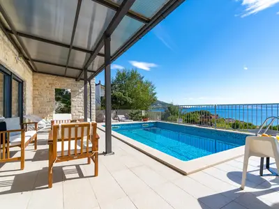 Villa Oslo with heated  pool 6*4m, sea views and 4 bedrooms