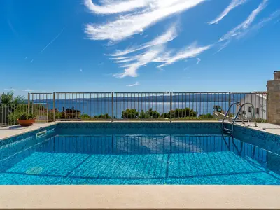 Villa Oslo and spectacular sea view