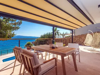 Die Villa Casa Ahoi ist eine gut ausgestattete und moderne 90 m2 große Villa mit allem, was Sie für einen sehr komfortablen Aufenthalt benötigen