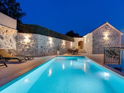 New! Villa KING with private pool with hydromassage, 4 bedrooms, 3km from sea 