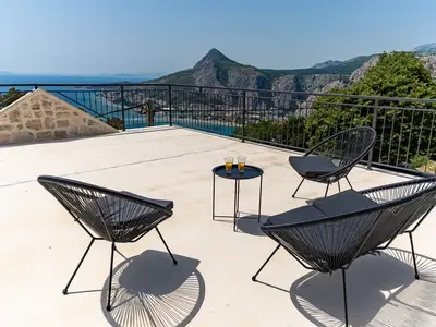 Villa The King offers modern and comfortable accommodation for max 8 persons in 4 bedrooms which is ideal for a family