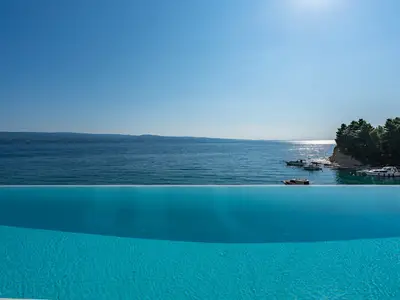Villa Kiara is a luxury and well equipped 4-star villa with 5 en-suite bedrooms, each with sea views