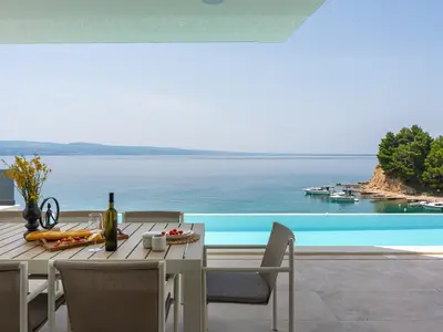 Seafront Villa Nina with 5 en-suite bedrooms in Omiš
