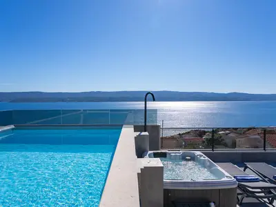 NEUE Seaview Villa Gabriel mit privatem beheiztem Pool und Whirlpool