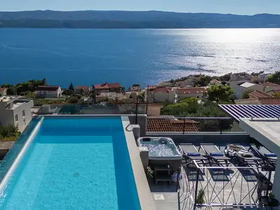 40,7qm beheizter Pool und vollautomatische Salzelektrolyseanlage, Whirlpool