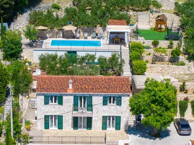 Beautiful stone Villa. 
Your home away from home 
