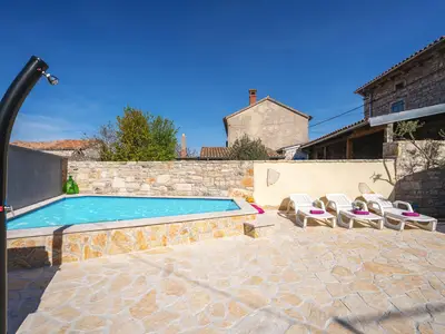 Villa für 5 Personen (100 m²) in Orbanići 4/10