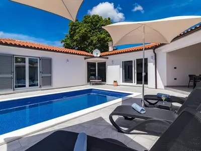Villa für 6 Personen (110 m²) in Orbanići 3/10
