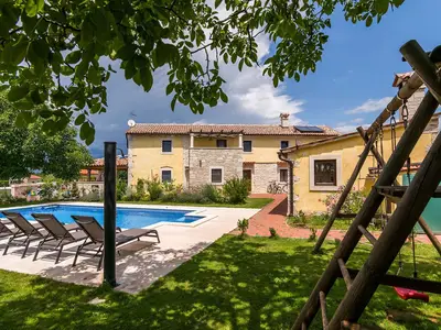 Villa für 12 Personen (160 m²) in Orbanići 3/10