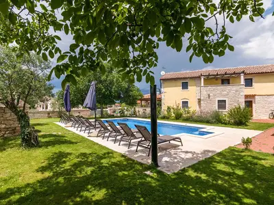 Villa für 12 Personen (160 m²) in Orbanići 4/10