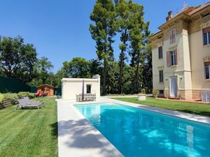 Villa für 12 Personen (380 m&sup2;) in Ortezzano