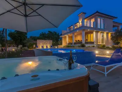 Villa für 10 Personen (290 m²) in Oštrobradić 5/10
