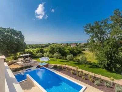 Villa für 10 Personen (290 m²) in Oštrobradić 7/10