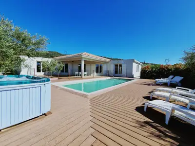 Pool des Ferienhauses