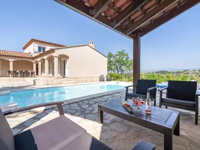 PoolOfHouse