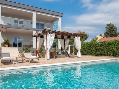 Villa für 8 Personen (170 m²) in Pakostane 2/10
