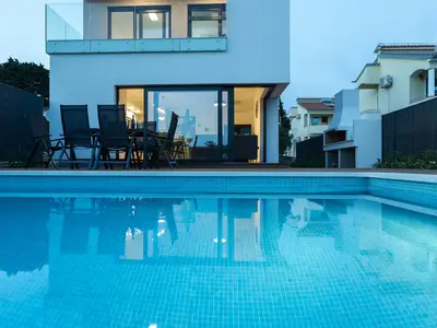 PoolOfHouse