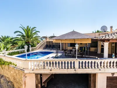 PoolOfHouse