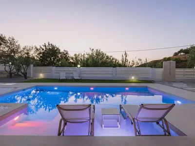 PoolOfHouse