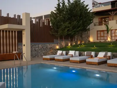 PoolOfHouse