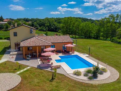 Villa für 6 Personen (250 m²) in Pazin 1/10