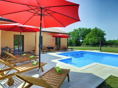 PoolOfHouse