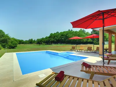 PoolOfHouse