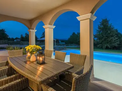 Villa für 8 Personen (219 m²) in Pazin 2/10