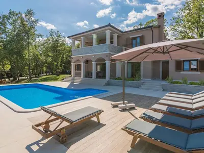 Villa für 8 Personen (219 m²) in Pazin 9/10