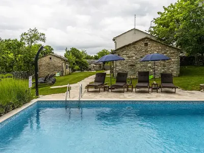 Villa für 8 Personen (149 m²) in Pazin 1/10