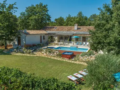 Villa für 14 Personen (400 m²) in Pazin 3/10