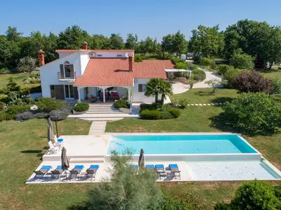 Villa für 12 Personen (265 m²) in Pazin 1/10