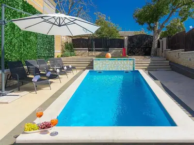 Villa für 8 Personen (200 m²) in Pazin 2/10