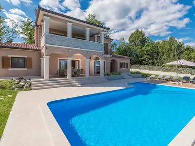 Villa für 8 Personen (219 m²) in Pazin 1/10