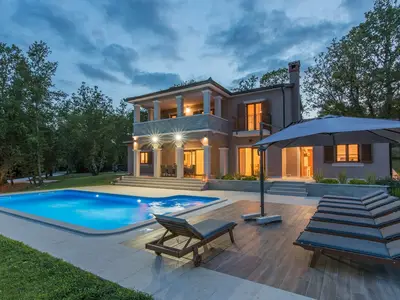 Villa für 8 Personen (219 m²) in Pazin 1/10