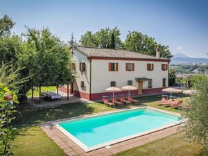 Villa für 14 Personen (300 m²) in Pergola