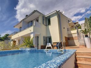 23697053-Villa-6-Pjescana Uvala-300x225-2