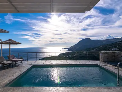 PoolOfHouse