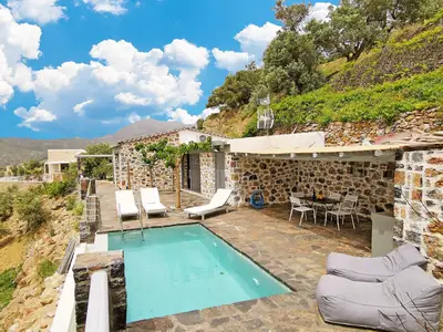 PoolOfHouse
