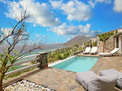 PoolOfHouse