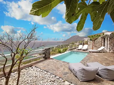 PoolOfHouse