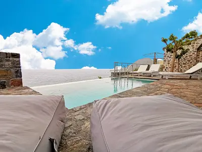 PoolOfHouse