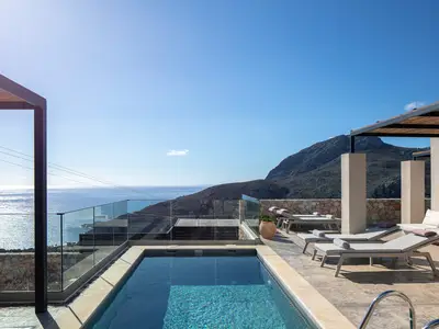 PoolOfHouse