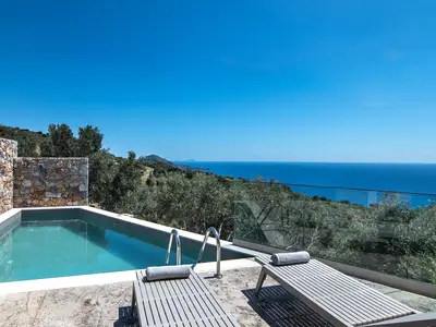 PoolOfHouse