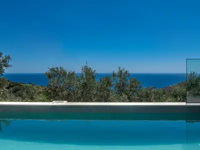 PoolOfHouse