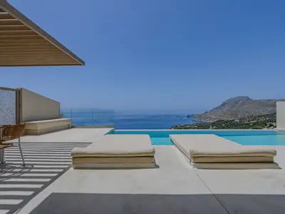 PoolOfHouse