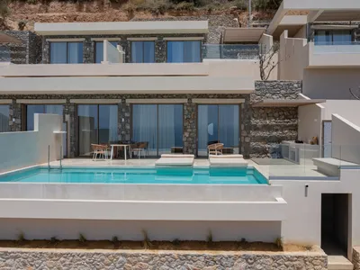 PoolOfHouse