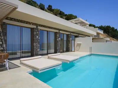 PoolOfHouse